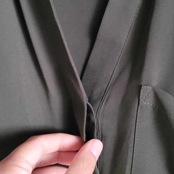 GUESS olive green professional button-up blouse NWOT - Picture 5 of 6